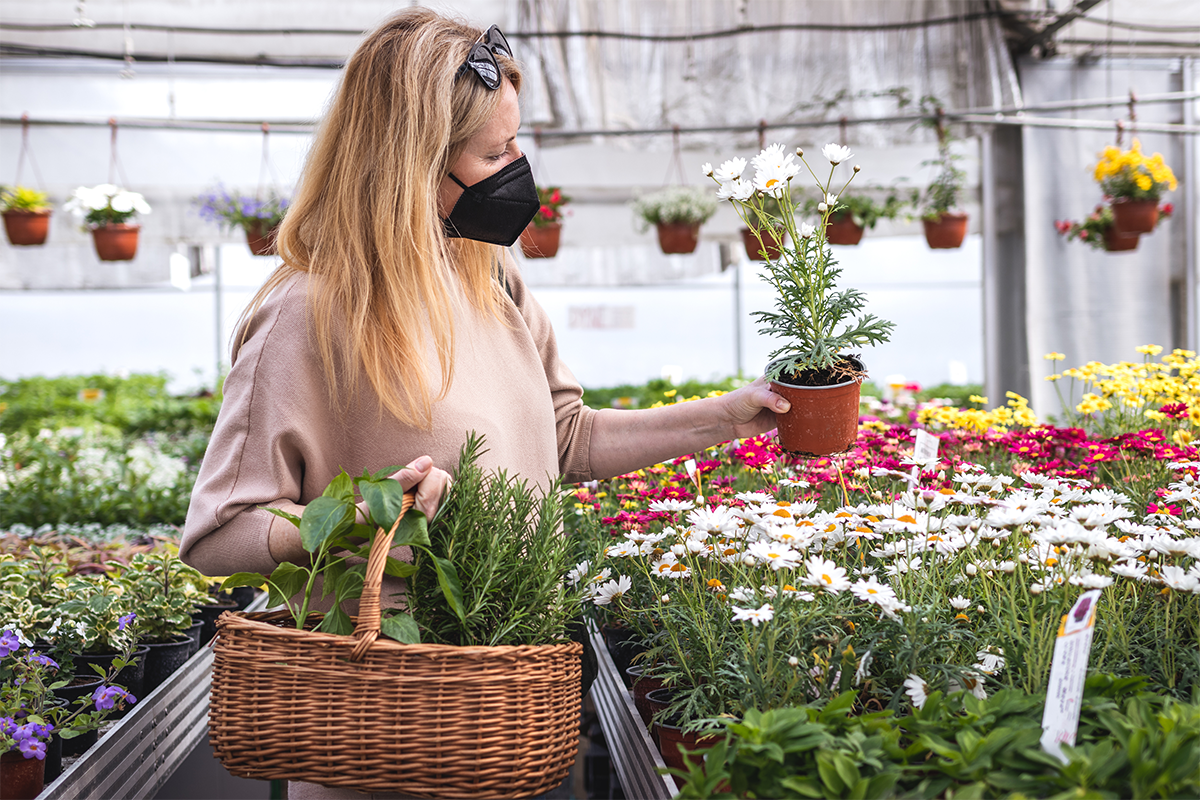 Beat Spring Allergies: Why N95 & KN95 Masks Are Your Best Defense